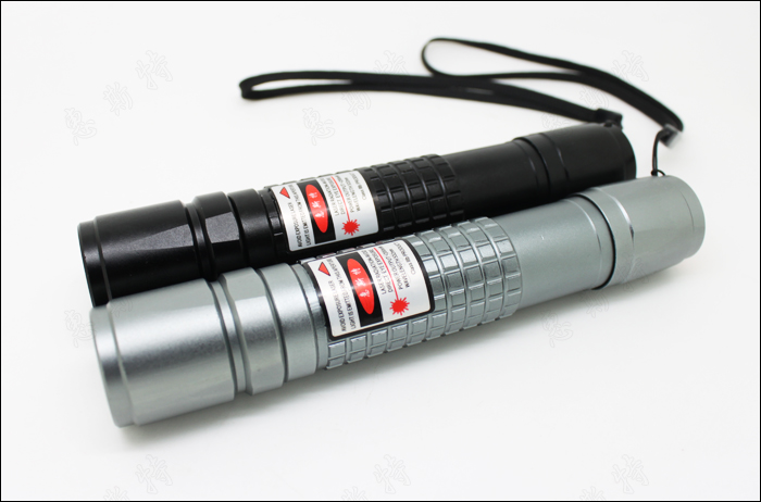 Powerful 100mw-200mW focusable green laser pointer flashlight - Click Image to Close